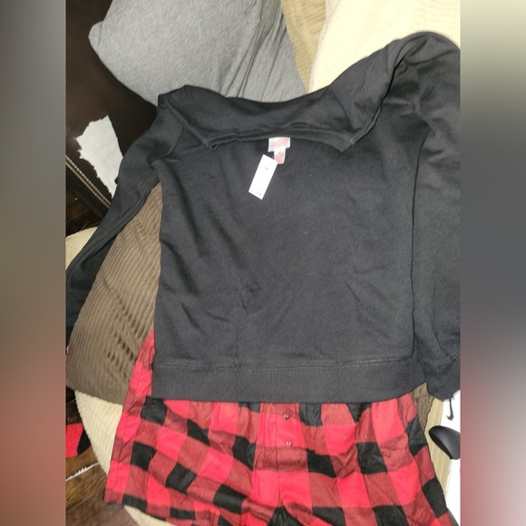 Pj set - Picture 3 of 3